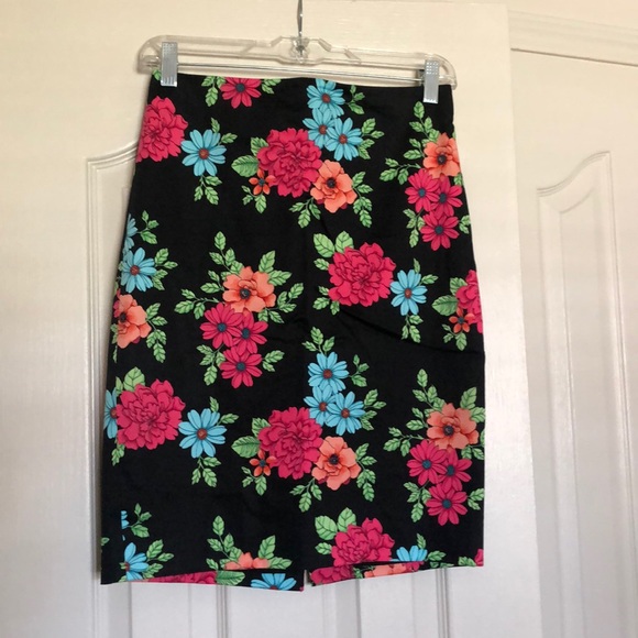 Beautiful skirt - Picture 1 of 2